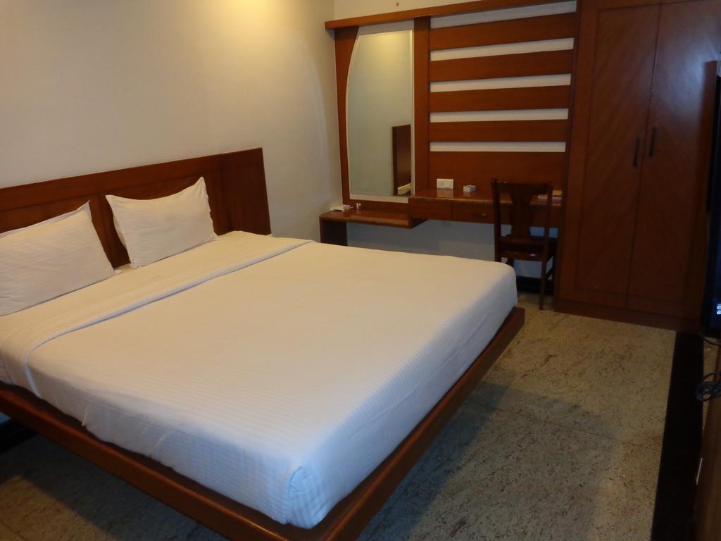 Отель Sanu International Namakkal Экстерьер фото