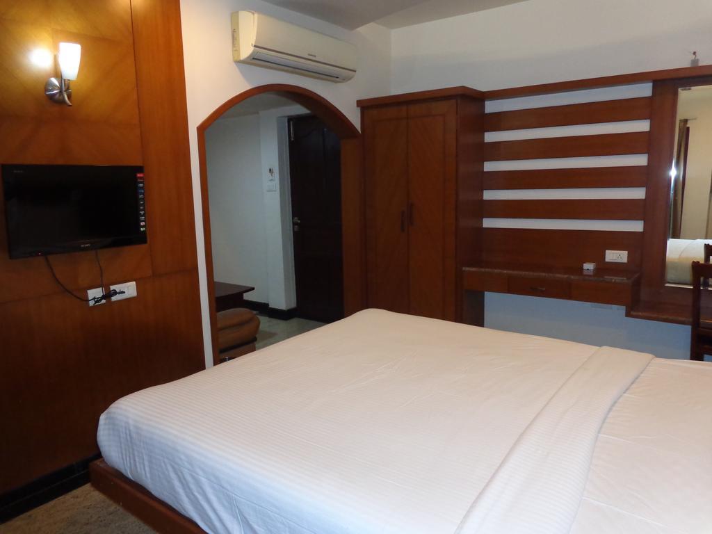 Отель Sanu International Namakkal Экстерьер фото