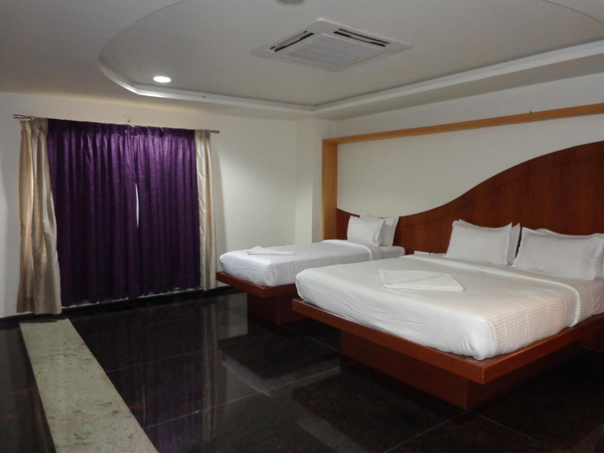 Отель Sanu International Namakkal Экстерьер фото